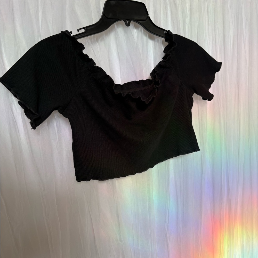 SHEIN Black Ruffled Crop Blouse